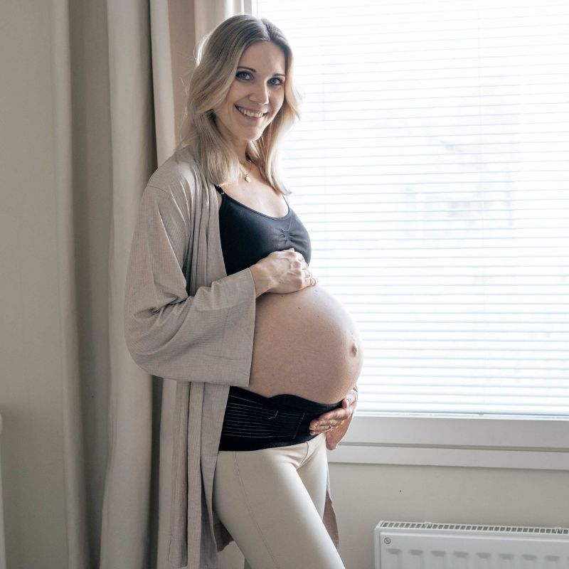 Nėštumo diržas padeda prilaikyti pilvą ir apatinę nugaros dalį